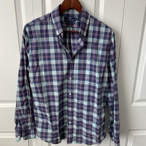 Vineyard vines button down shirt